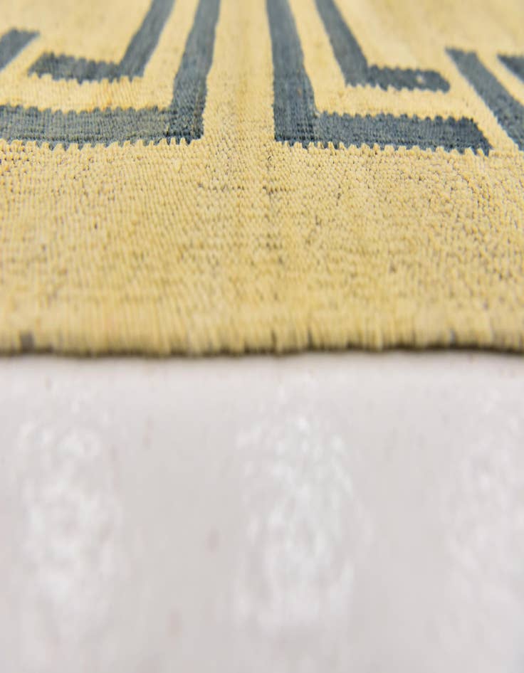 Detail image of  5' 10 x 7' 10  Hand Woven Kilim Modern Wool Rug