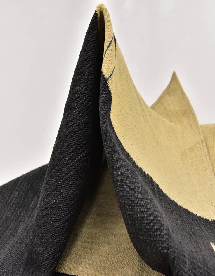 Detail image of  4' 3 x 5' 10  Hand Woven Kilim Modern Wool Rug