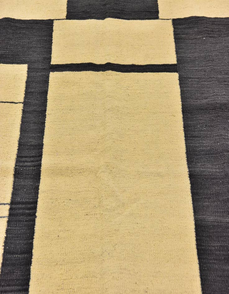 Detail image of  4' 3 x 5' 10  Hand Woven Kilim Modern Wool Rug