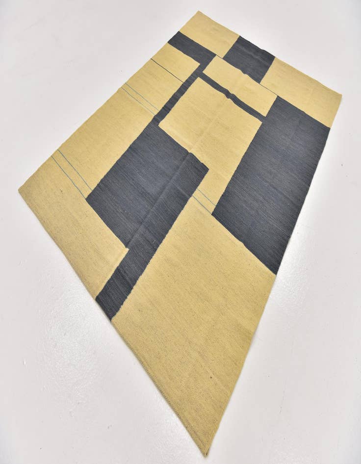 Detail image of  4' 3 x 5' 9  Hand Woven Kilim Modern Wool Rug