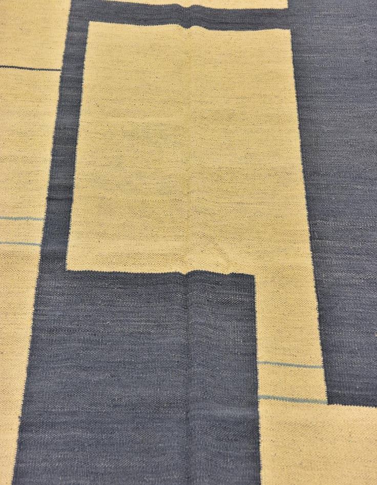 Detail image of  4' 3 x 5' 9  Hand Woven Kilim Modern Wool Rug