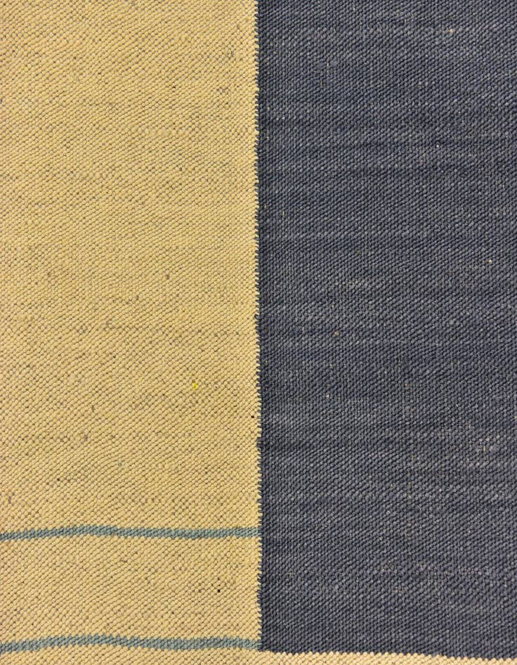 Detail image of  4' 3 x 5' 9  Hand Woven Kilim Modern Wool Rug