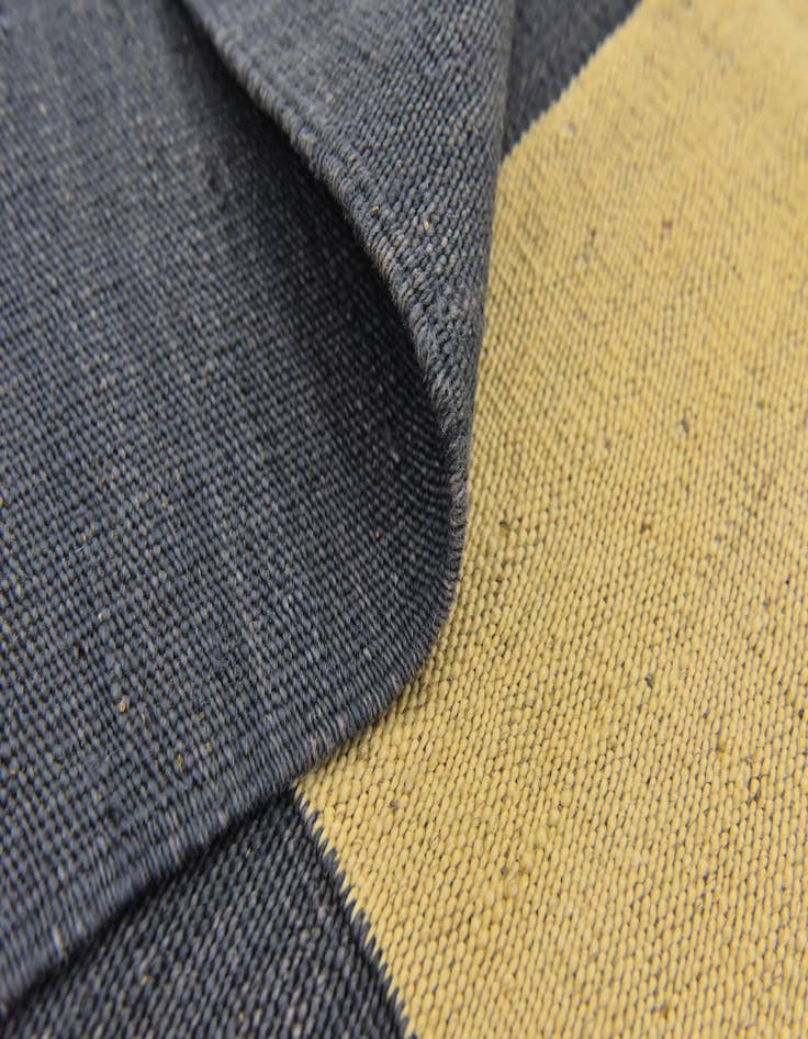 Detail image of  4' 3 x 5' 9  Hand Woven Kilim Modern Wool Rug