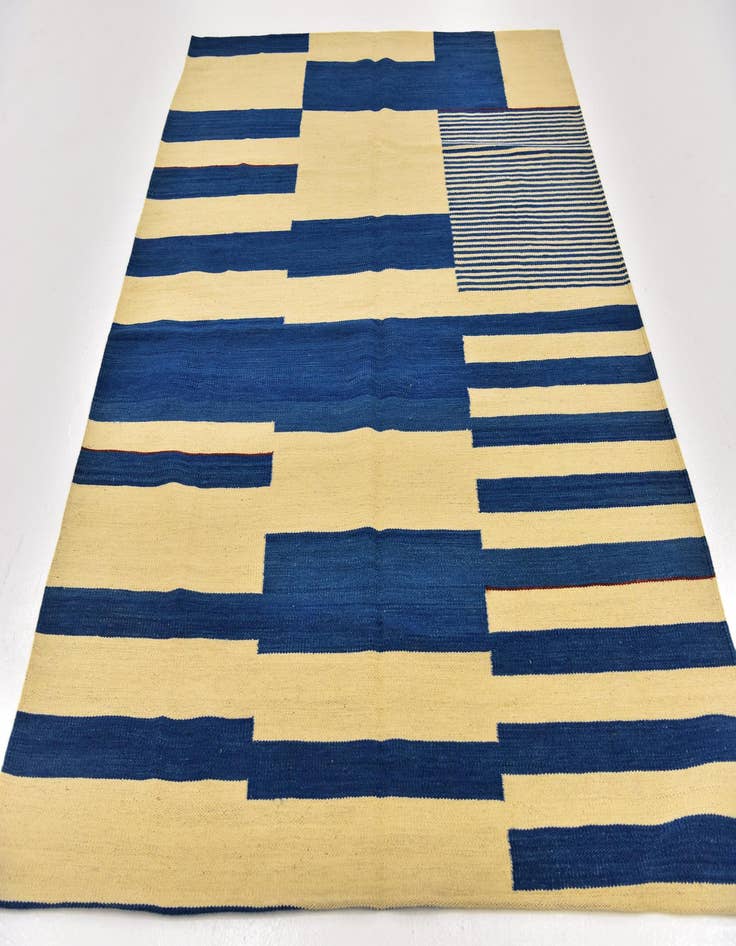 Detail image of  4' 10 x 6' 3  Hand Woven Kilim Modern Wool Rug