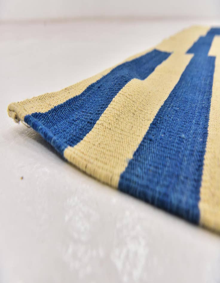 Detail image of  4' 10 x 6' 3  Hand Woven Kilim Modern Wool Rug