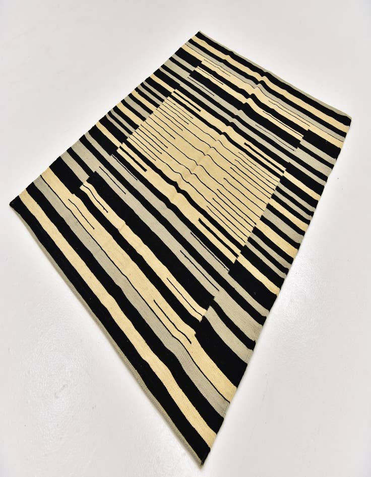 Detail image of  4' 4 x 5' 10  Hand Woven Kilim Modern Wool Rug