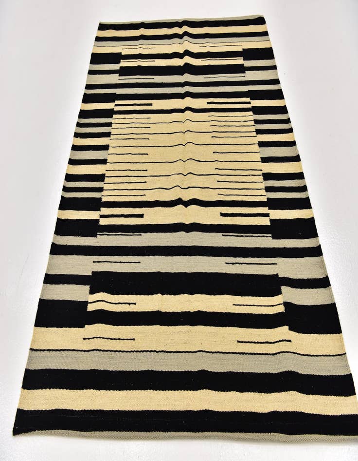 Detail image of  4' 4 x 5' 10  Hand Woven Kilim Modern Wool Rug