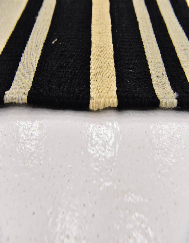 Detail image of  4' 4 x 5' 10  Hand Woven Kilim Modern Wool Rug