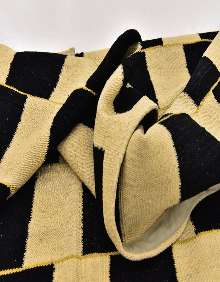 Detail image of  6' x 7' 8  Hand Woven Kilim Modern Wool Rug