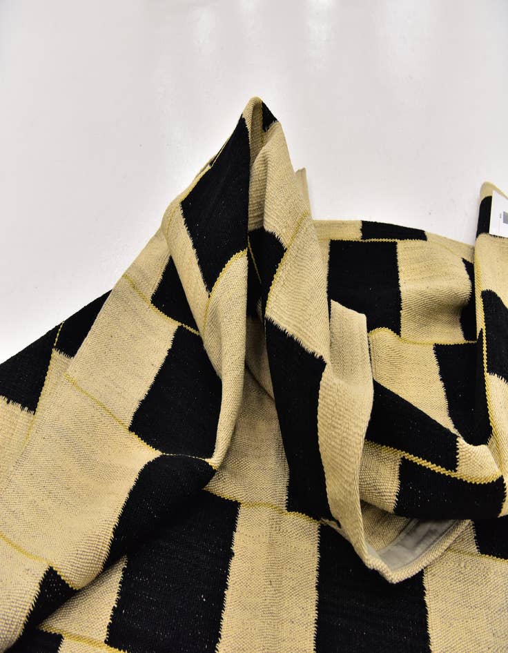 Detail image of  6' 2 x 7' 8  Hand Woven Kilim Modern Wool Rug