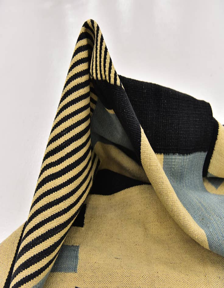 Detail image of  4' 4 x 5' 10  Hand Woven Kilim Modern Wool Rug