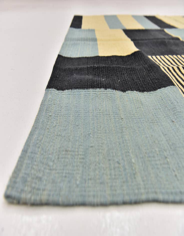 Detail image of  4' 4 x 5' 10  Hand Woven Kilim Modern Wool Rug