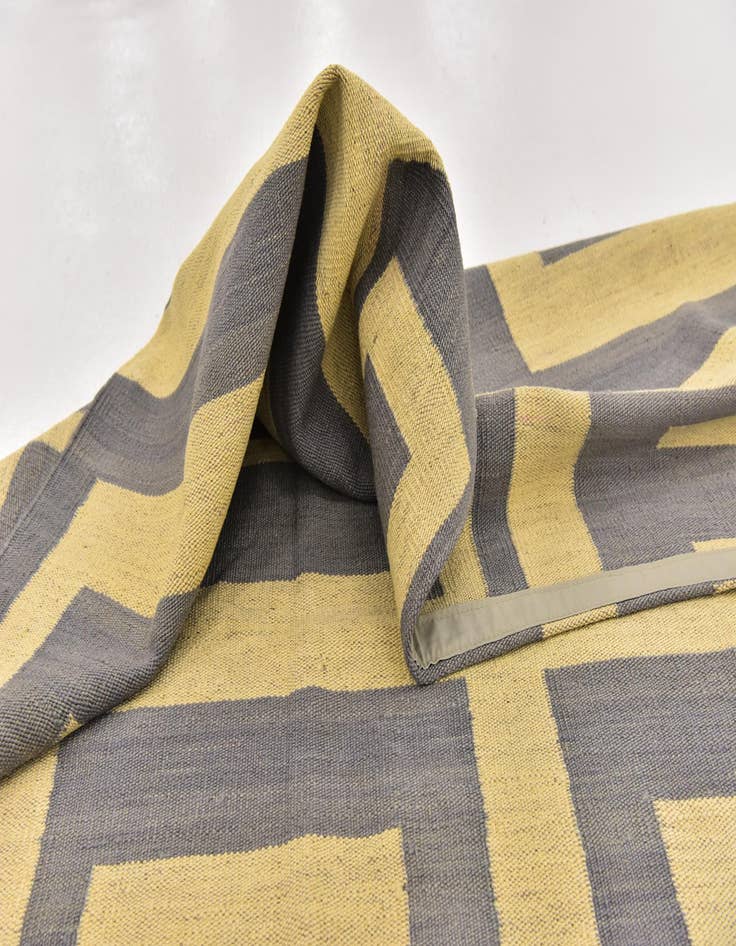 Detail image of  5' x 6' 6  Hand Woven Kilim Modern Wool Rug