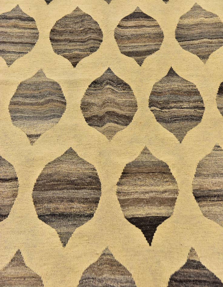 Detail image of  5' x 6' 7  Hand Woven Kilim Modern Wool Rug