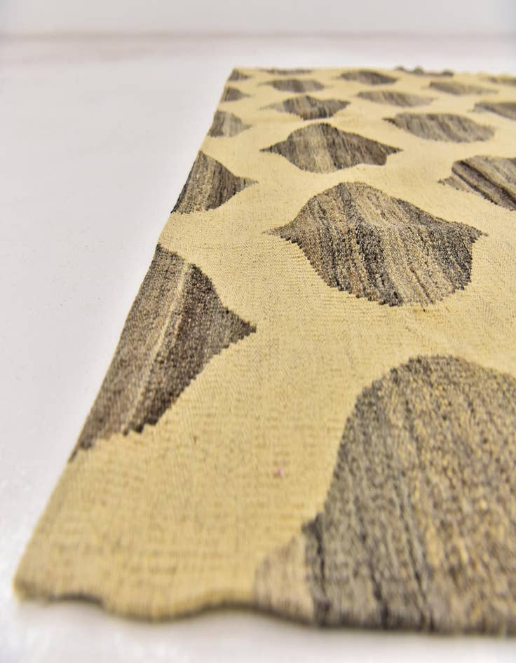 Detail image of  5' x 6' 7  Hand Woven Kilim Modern Wool Rug