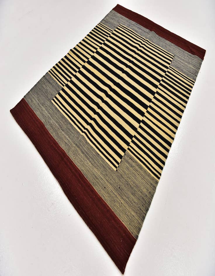 Detail image of  4' 4 x 5' 9  Hand Woven Kilim Modern Wool Rug