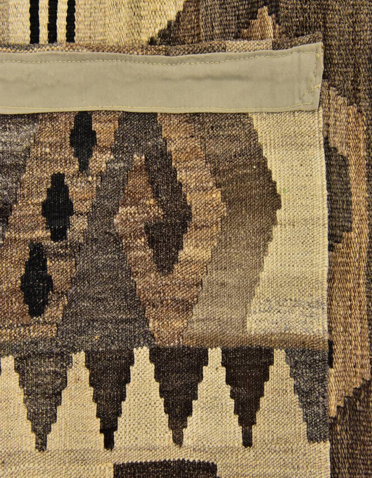 Detail image of  5' 3 x 6' 9  Hand Woven Kilim Modern Wool Rug