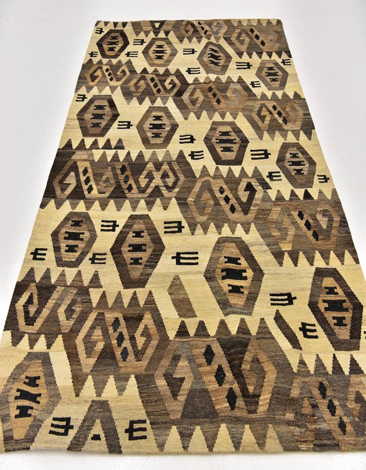 Detail image of  5' 3 x 6' 9  Hand Woven Kilim Modern Wool Rug