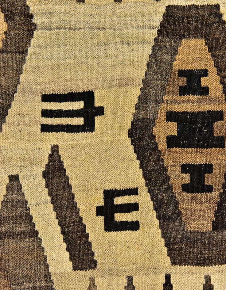 Detail image of  5' 3 x 6' 9  Hand Woven Kilim Modern Wool Rug