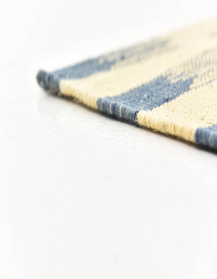 Detail image of  6' x 7' 9  Hand Woven Kilim Modern Wool Rug