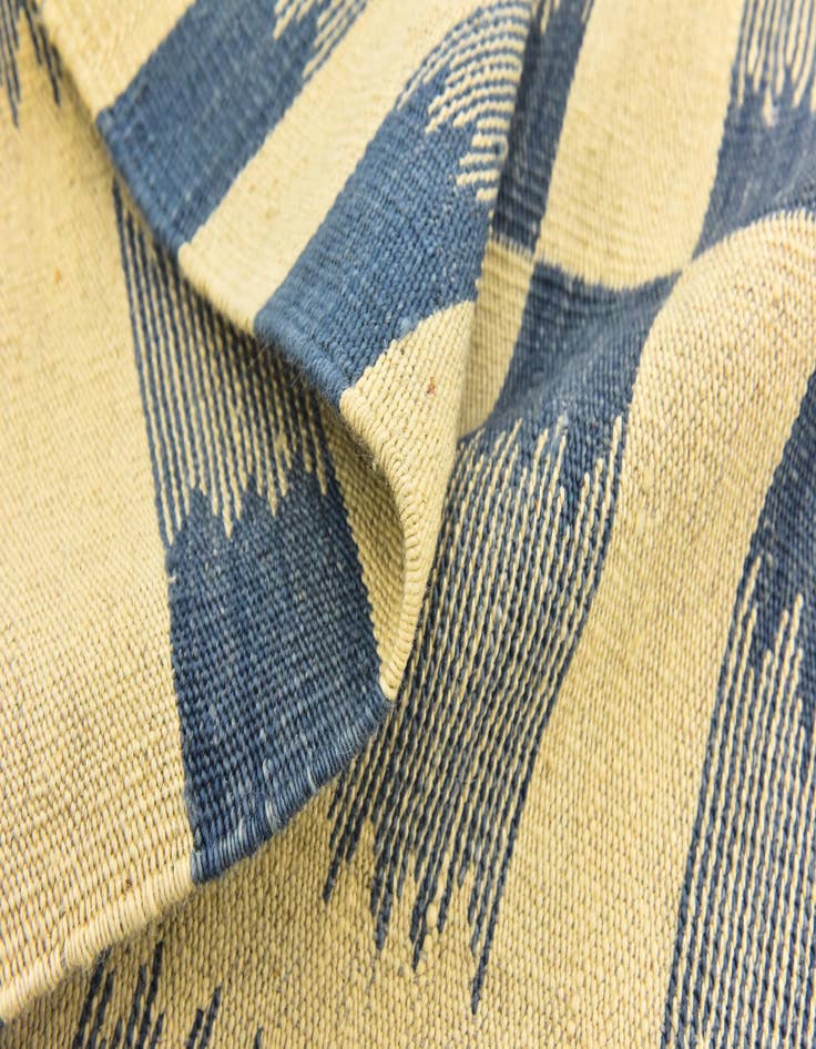 Detail image of  6' x 7' 9  Hand Woven Kilim Modern Wool Rug