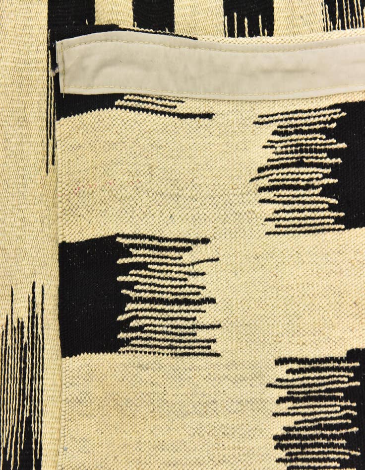 Detail image of  6' x 7' 9  Hand Woven Kilim Modern Wool Rug