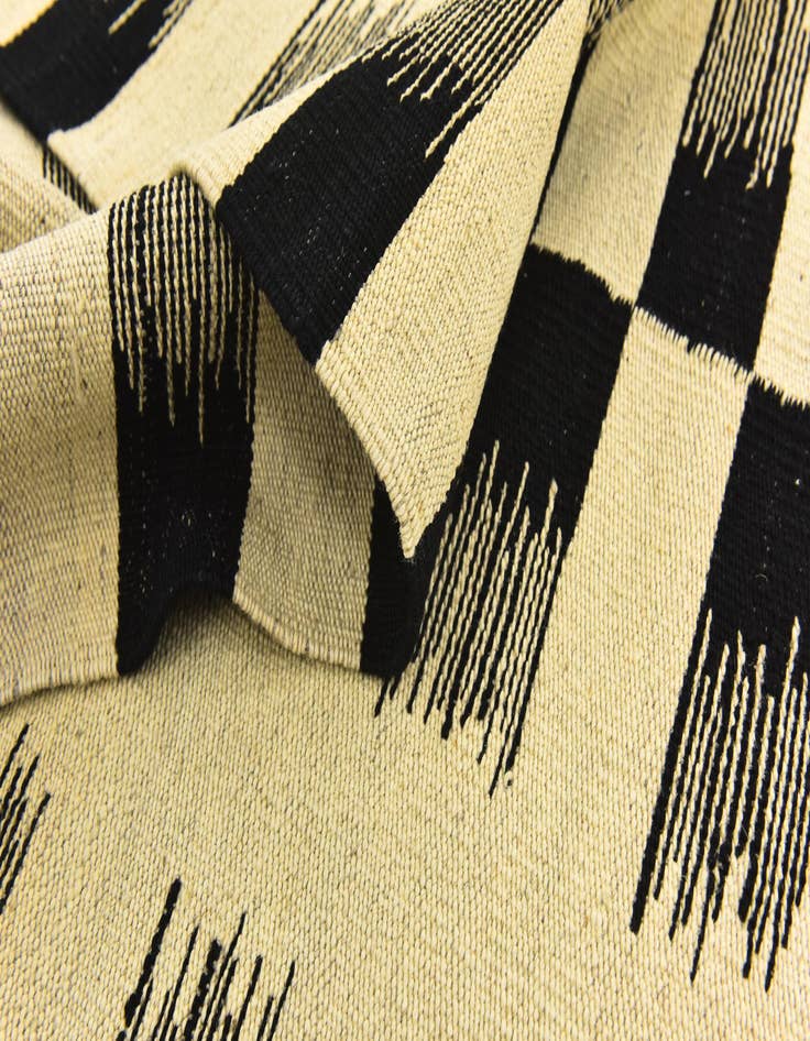 Detail image of  6' x 7' 9  Hand Woven Kilim Modern Wool Rug