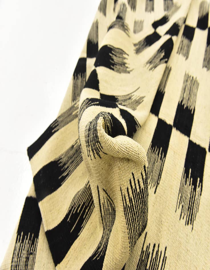 Detail image of  6' x 7' 9  Hand Woven Kilim Modern Wool Rug