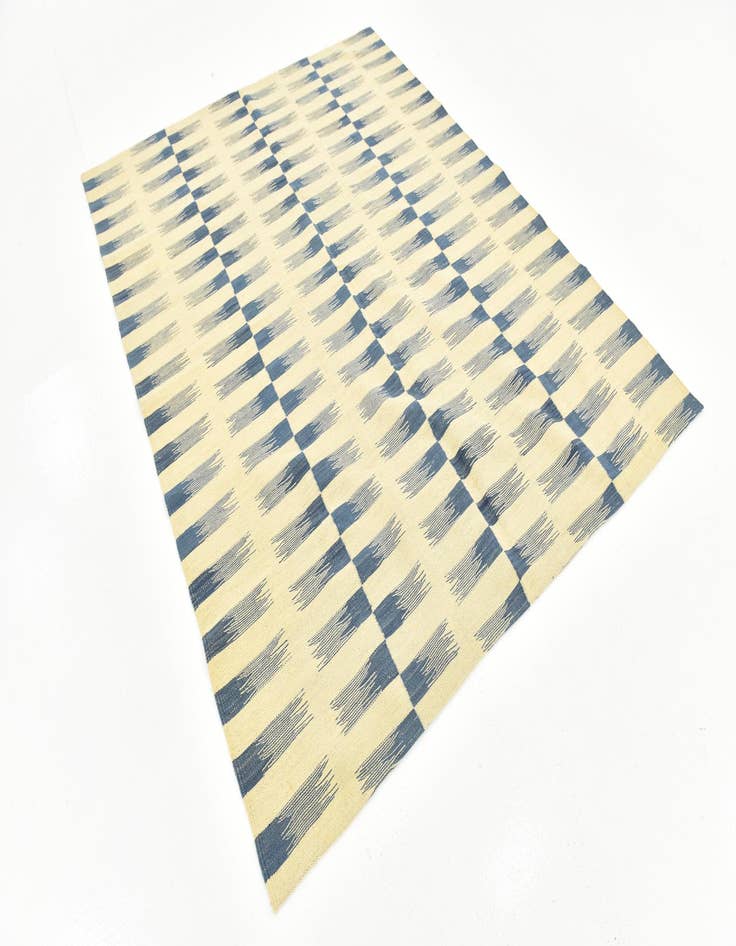 Detail image of  5' 10 x 7' 8  Hand Woven Kilim Modern Wool Rug