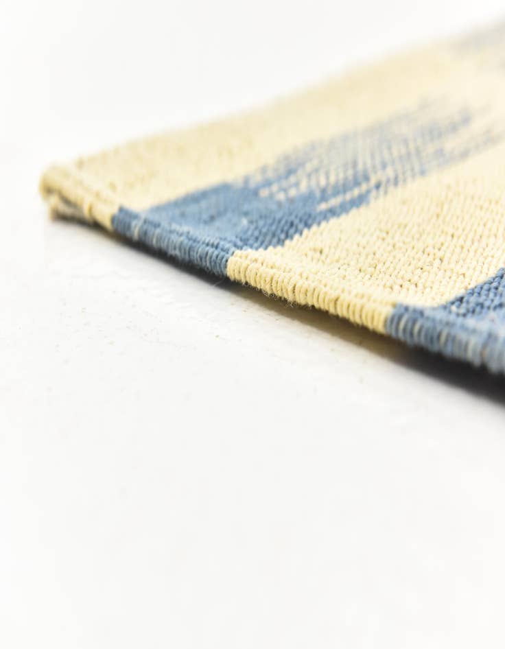 Detail image of  5' 10 x 7' 8  Hand Woven Kilim Modern Wool Rug