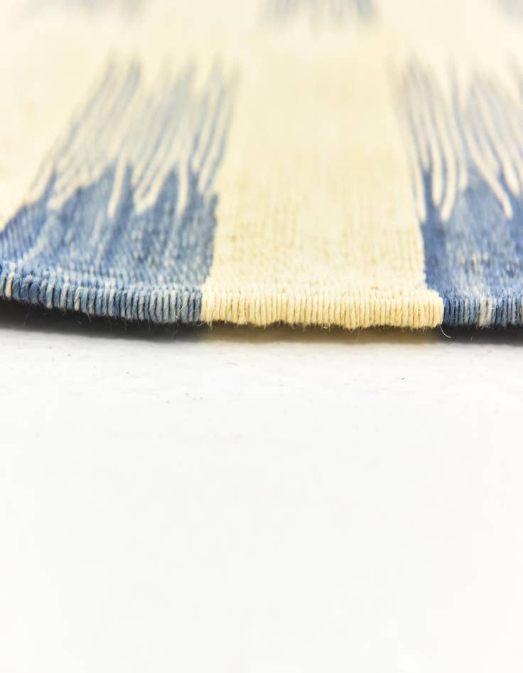 Detail image of  5' 10 x 7' 8  Hand Woven Kilim Modern Wool Rug