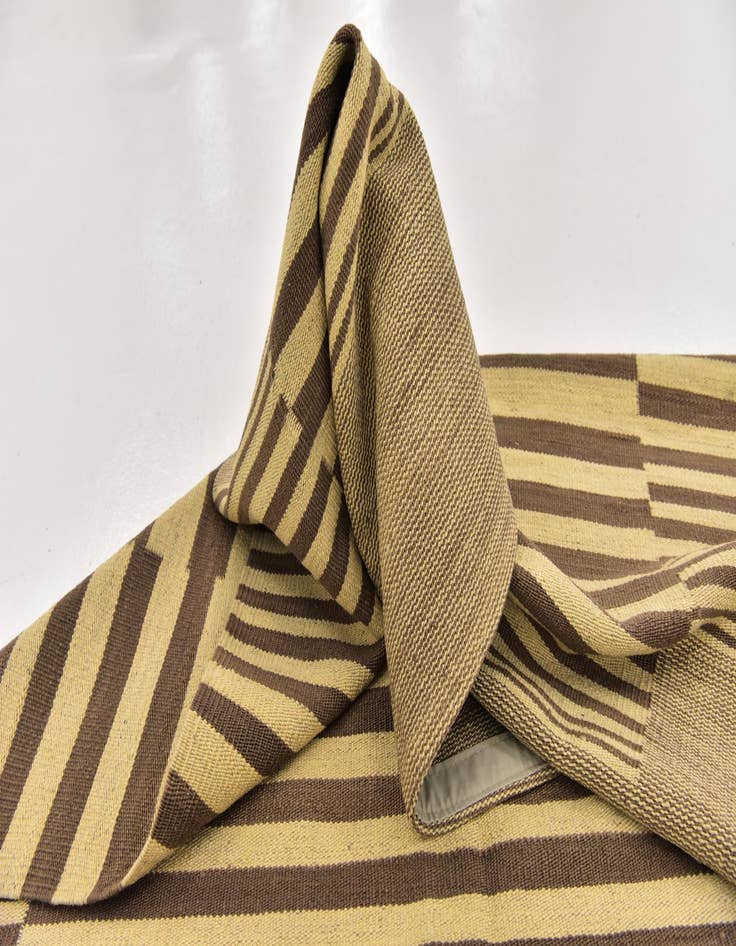 Detail image of  4' 2 x 5' 9  Hand Woven Kilim Modern Wool Rug