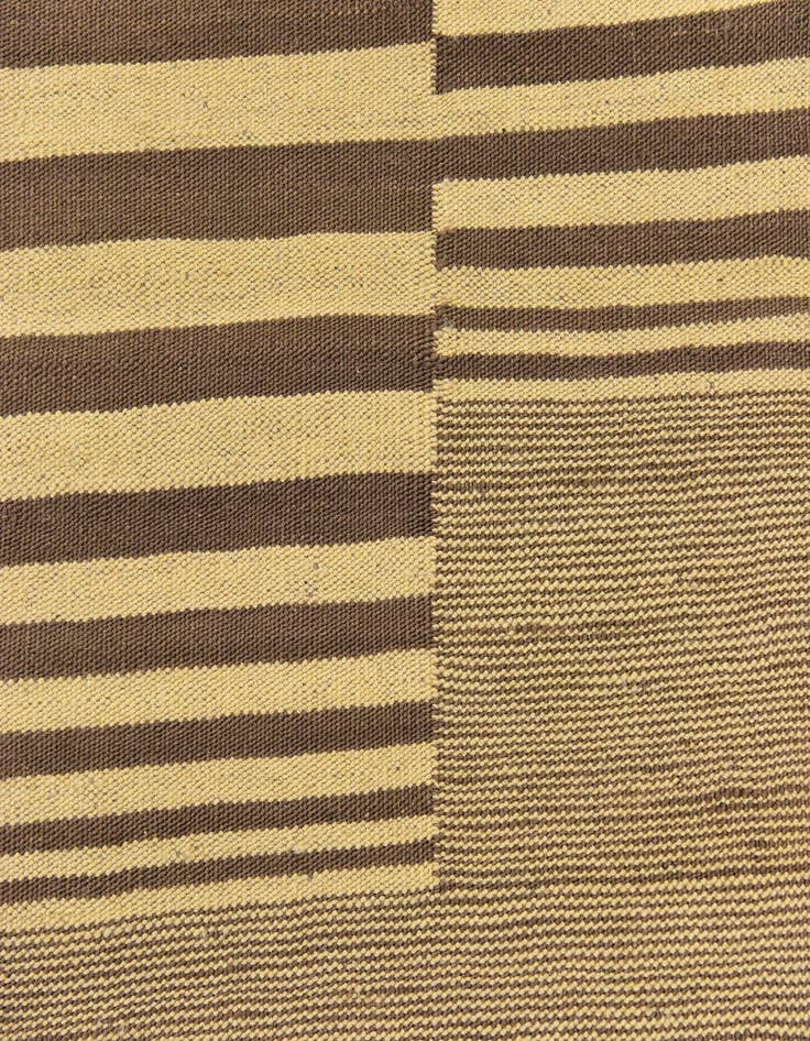 Detail image of  4' 2 x 5' 9  Hand Woven Kilim Modern Wool Rug