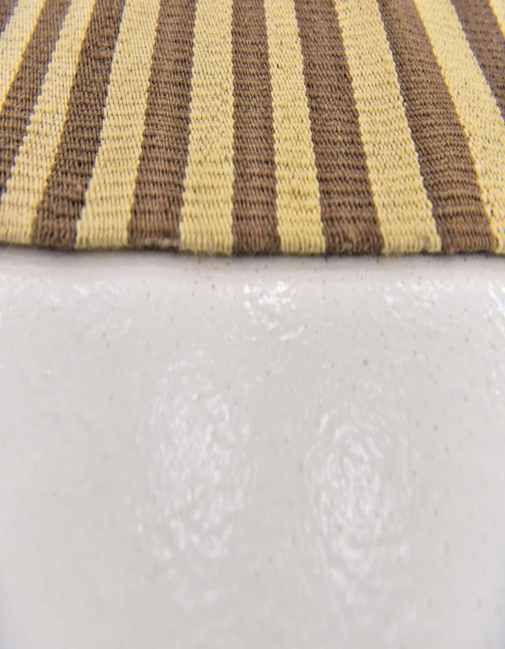 Detail image of  4' 2 x 5' 9  Hand Woven Kilim Modern Wool Rug