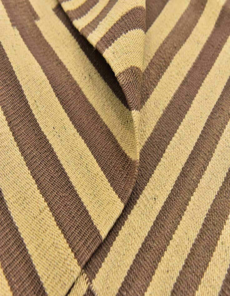 Detail image of  4' 2 x 5' 9  Hand Woven Kilim Modern Wool Rug