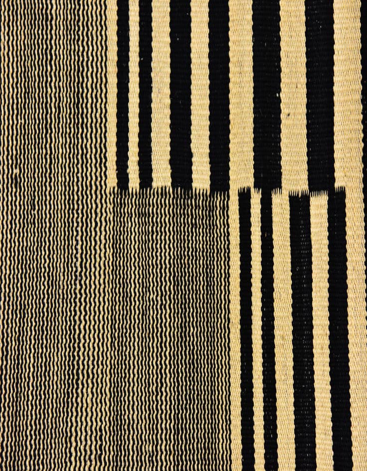 Detail image of  4' 2 x 5' 10  Hand Woven Kilim Modern Wool Rug