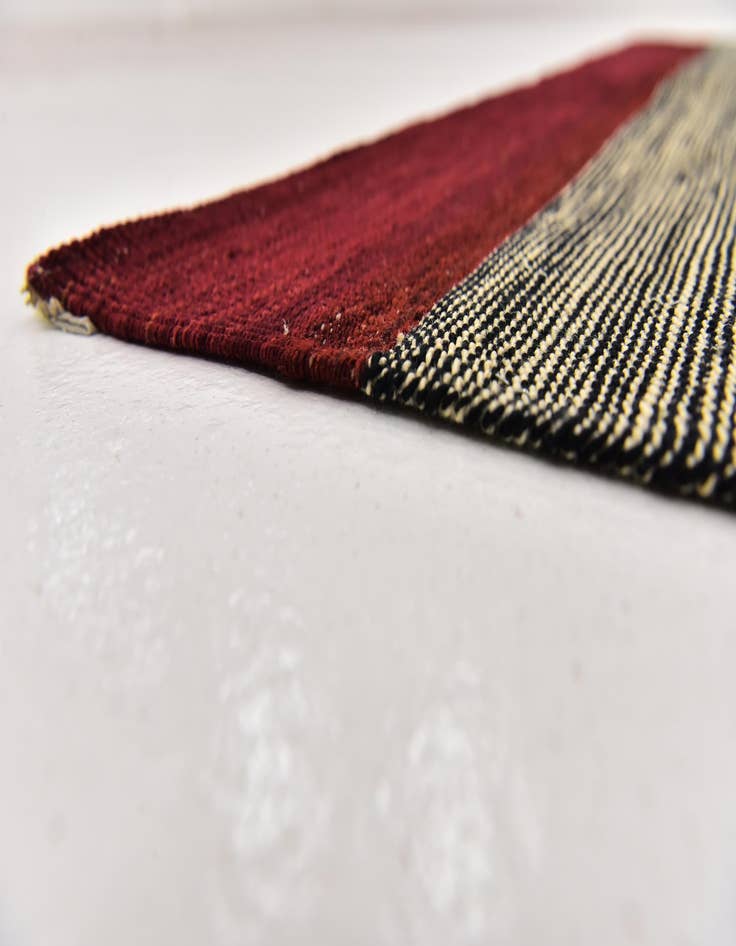 Detail image of  4' 2 x 5' 10  Hand Woven Kilim Modern Wool Rug