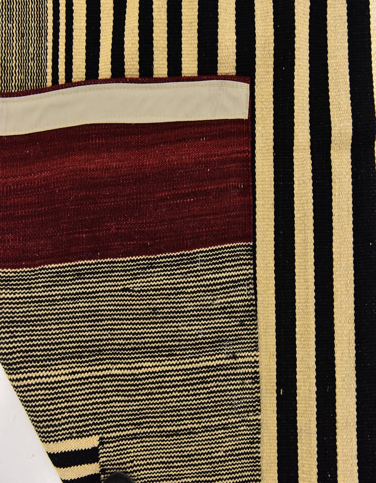 Detail image of  4' 3 x 5' 9  Hand Woven Kilim Modern Wool Rug