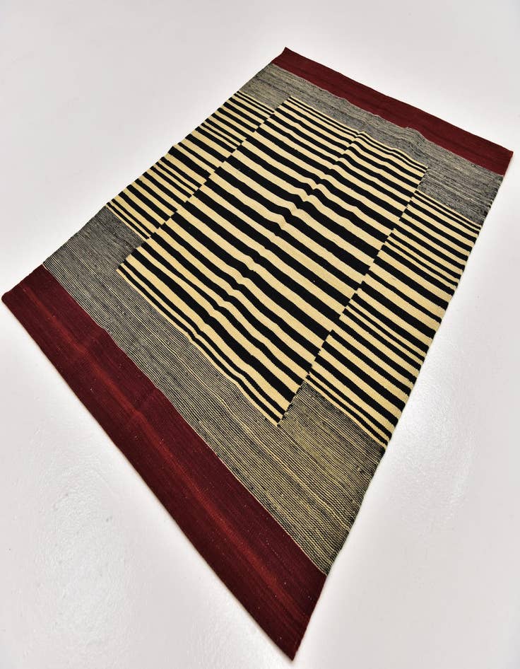 Detail image of  4' 3 x 5' 9  Hand Woven Kilim Modern Wool Rug