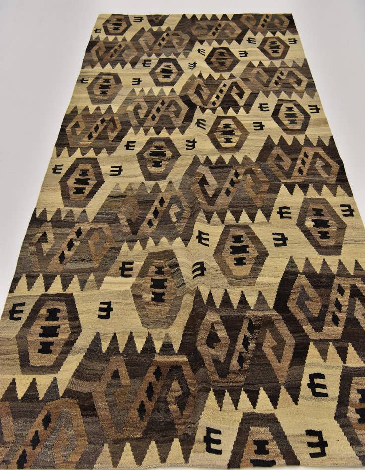 Detail image of  5' 5 x 7'  Hand Woven Kilim Modern Wool Rug