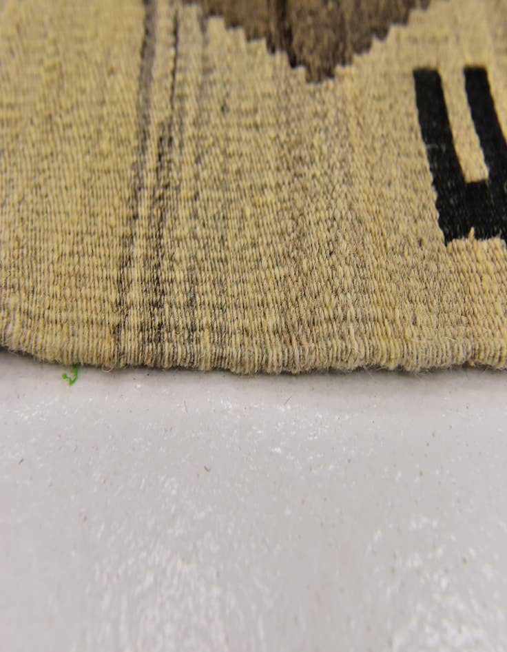 Detail image of  5' 5 x 7'  Hand Woven Kilim Modern Wool Rug