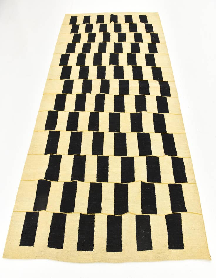 Detail image of  5' 10 x 7' 10  Hand Woven Kilim Modern Wool Rug