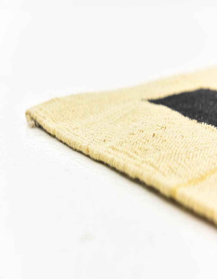 Detail image of  5' 10 x 7' 10  Hand Woven Kilim Modern Wool Rug