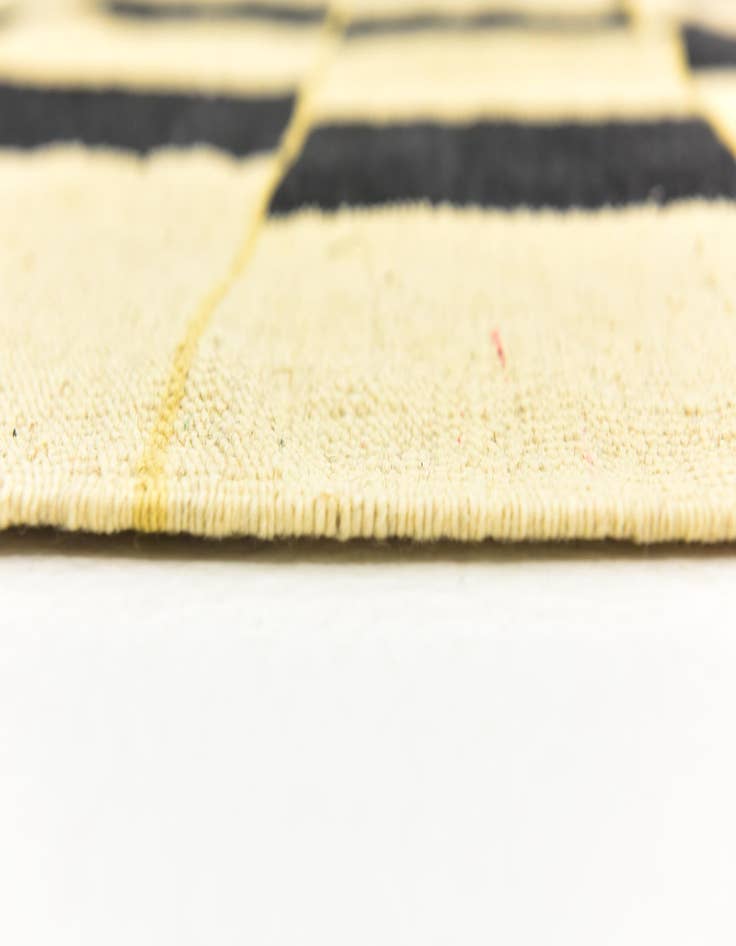 Detail image of  5' 10 x 7' 10  Hand Woven Kilim Modern Wool Rug