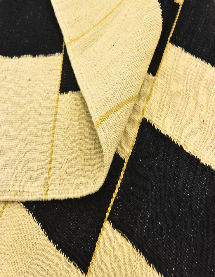 Detail image of  5' 10 x 7' 10  Hand Woven Kilim Modern Wool Rug