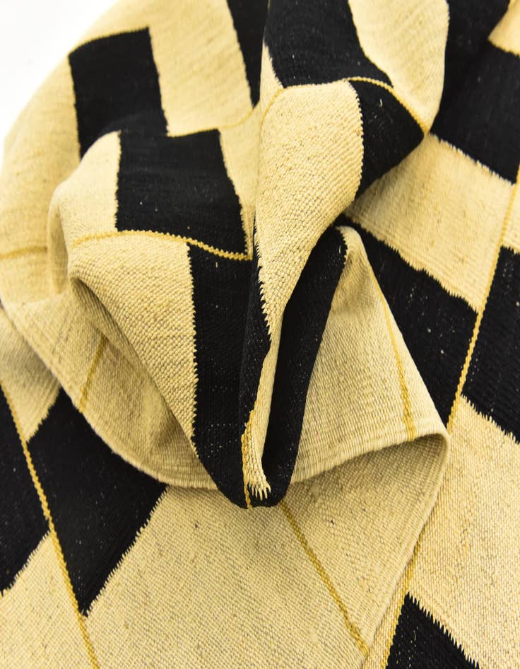 Detail image of  5' 10 x 7' 10  Hand Woven Kilim Modern Wool Rug