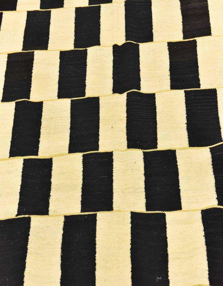 Detail image of  6' x 8'  Hand Woven Kilim Modern Wool Rug