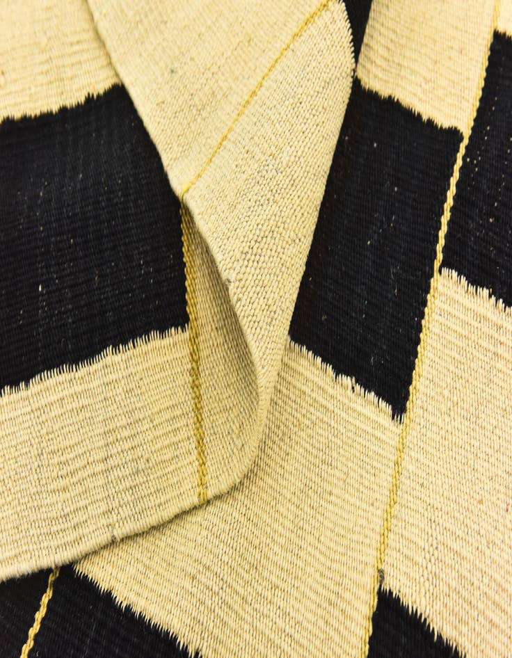 Detail image of  6' x 8'  Hand Woven Kilim Modern Wool Rug