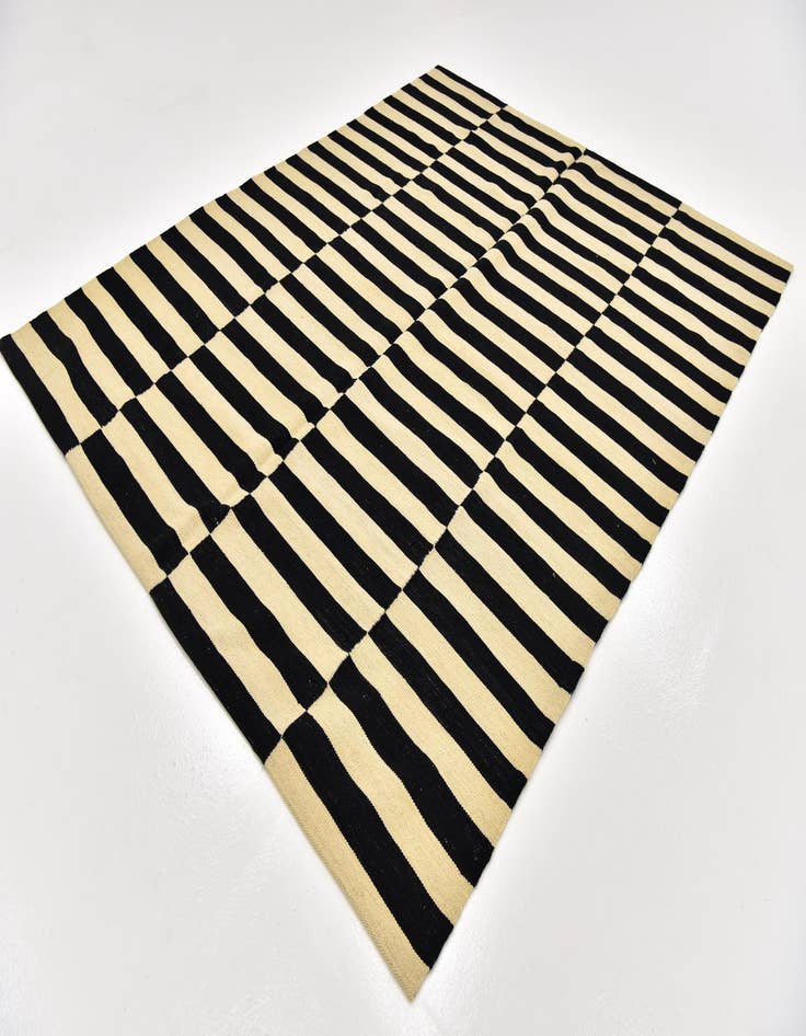 Detail image of  6' x 7' 5  Hand Woven Kilim Modern Wool Rug