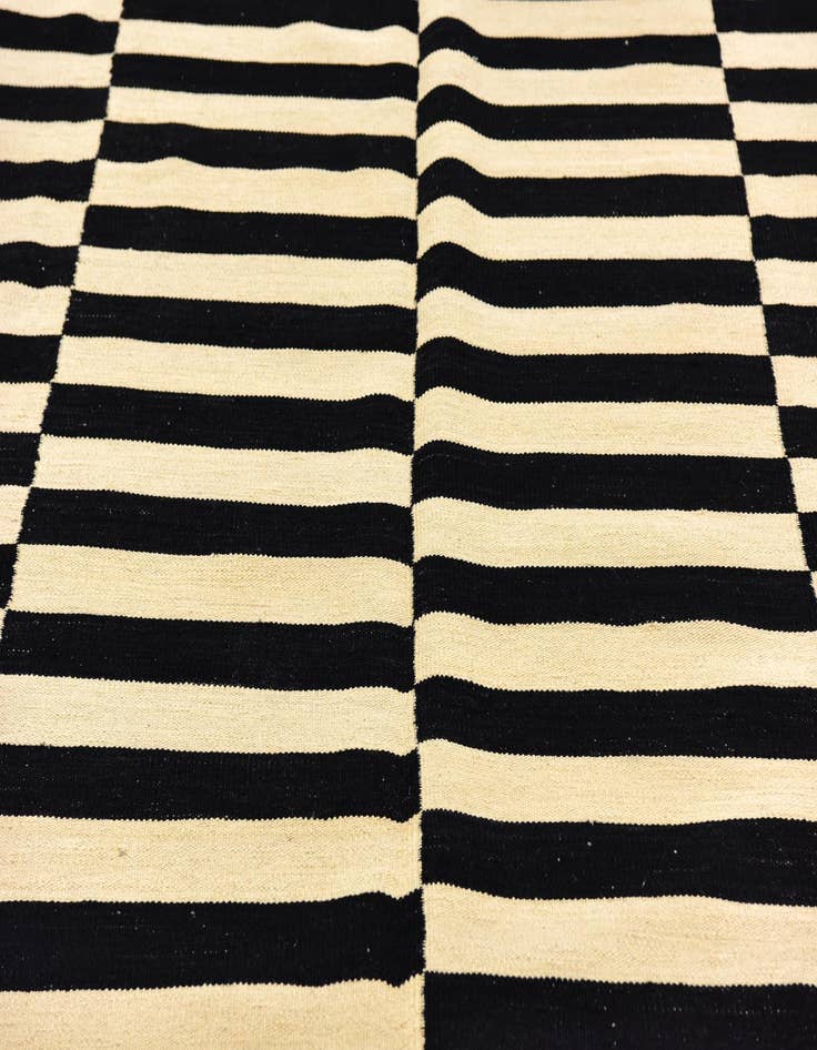 Detail image of  6' x 7' 5  Hand Woven Kilim Modern Wool Rug